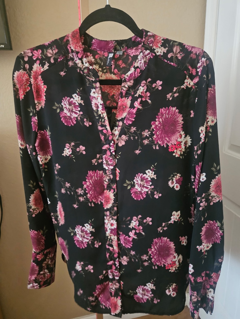 Kut from the kloth  Floral Button-Front Blouse - Black with Pink Floral size S
